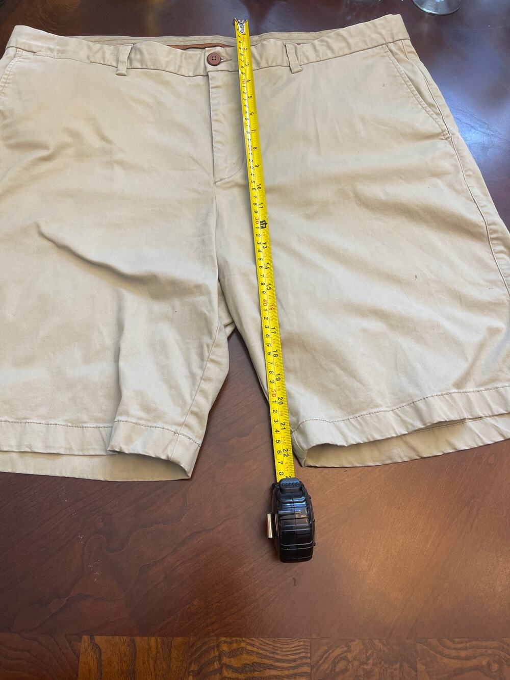 Tommy Bahama Men's Flat Front Chino Shorts Khaki Tan Size 42 Stretch Cotton